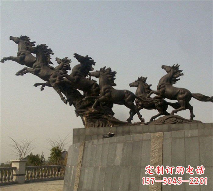 烟台八匹奔马铜雕