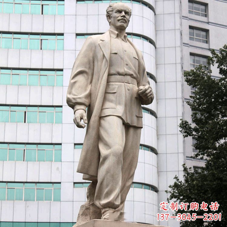 烟台“白求恩名医纪念雕塑”