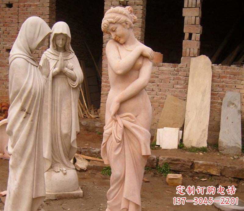 烟台半裸女人大理石雕塑
