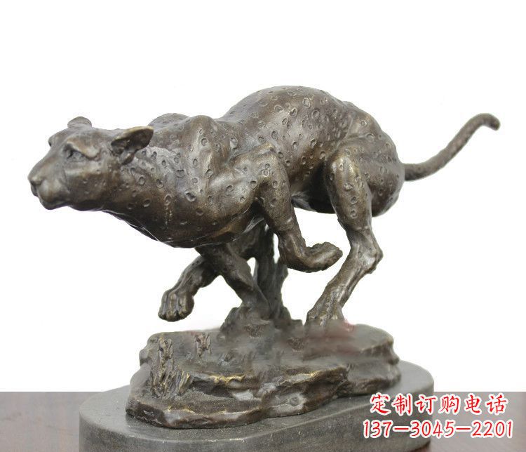 烟台豹之美——铜雕艺术