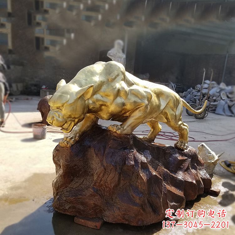 烟台豹子铸铜雕塑-公园景区情景动物雕塑