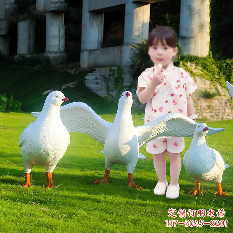 烟台北京街头雕塑少女与和平鸽