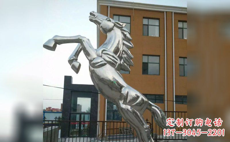 烟台驰骋草原,唯美马雕
