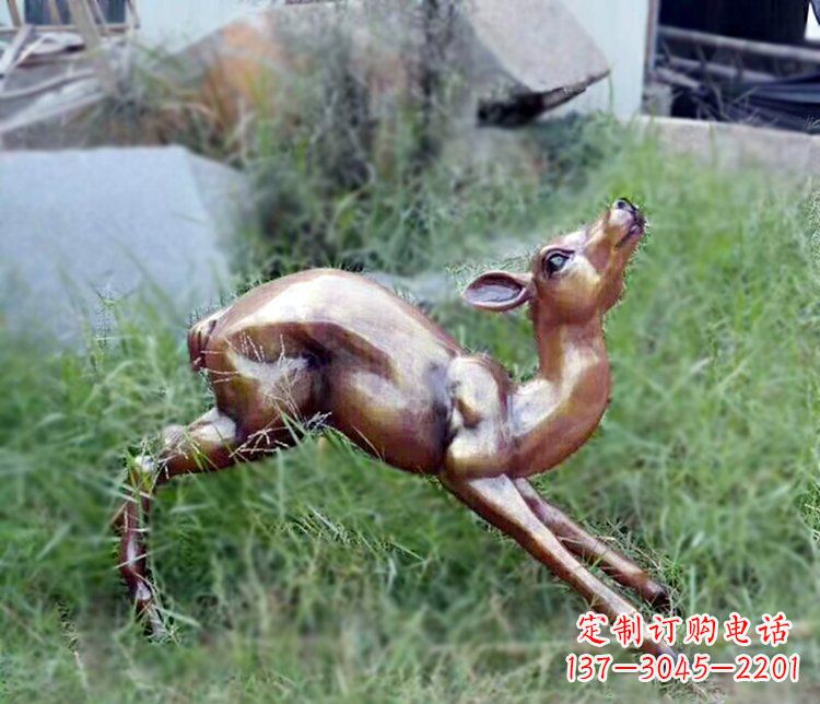 烟台奔跑的小鹿公园玻璃钢仿铜动物摆件