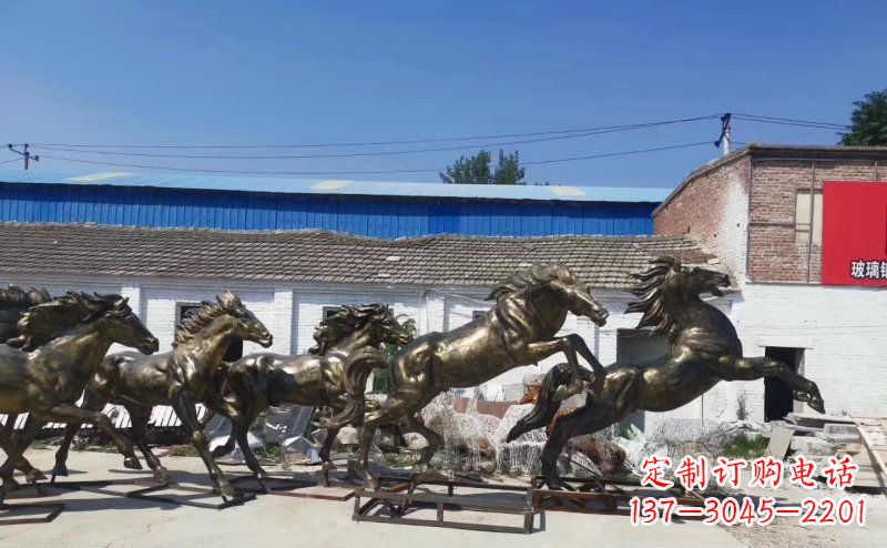 烟台奔腾马群铜雕