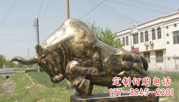 烟台黄铜斗牛雕像