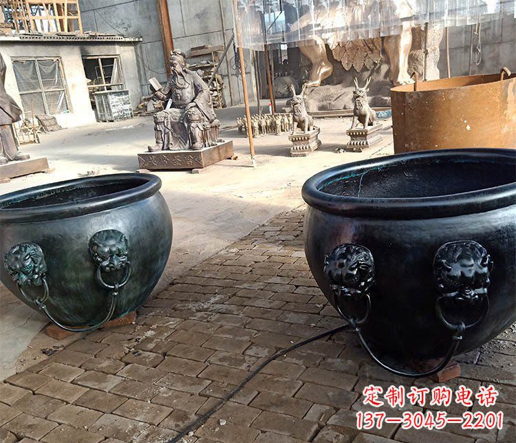 烟台铜雕制的水缸摆件