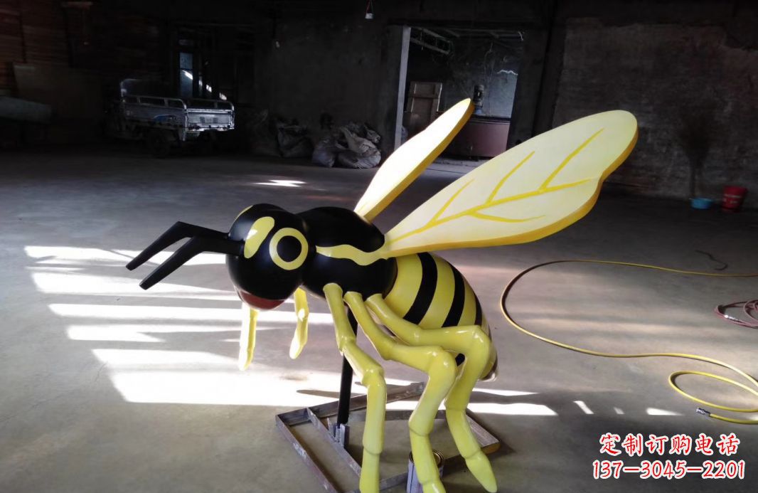 烟台玻璃蜜蜂雕塑让自然之美展现