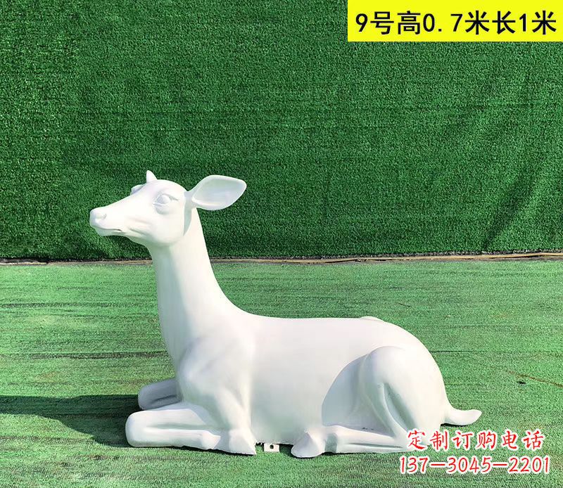 烟台玻璃钢白色小鹿动物雕塑