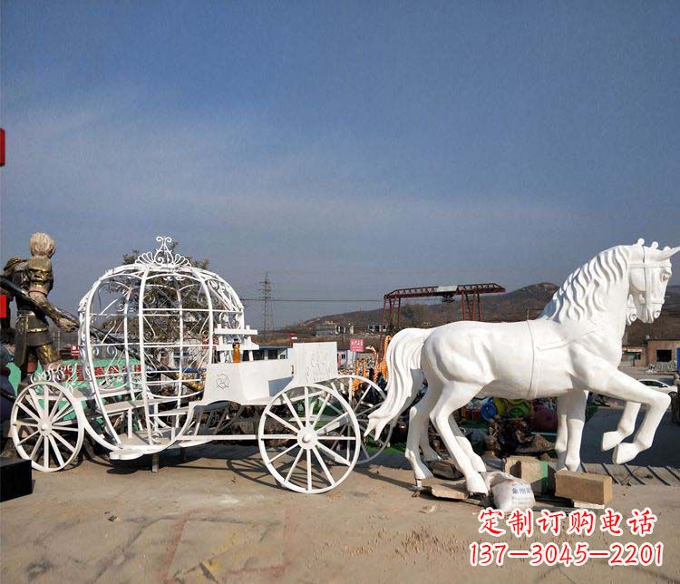 烟台玻璃钢城市的马车雕塑