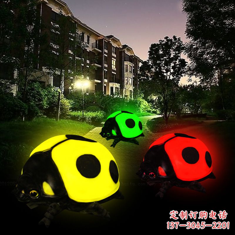 烟台玻璃钢发光七星瓢虫雕塑璀璨夺目的夜景