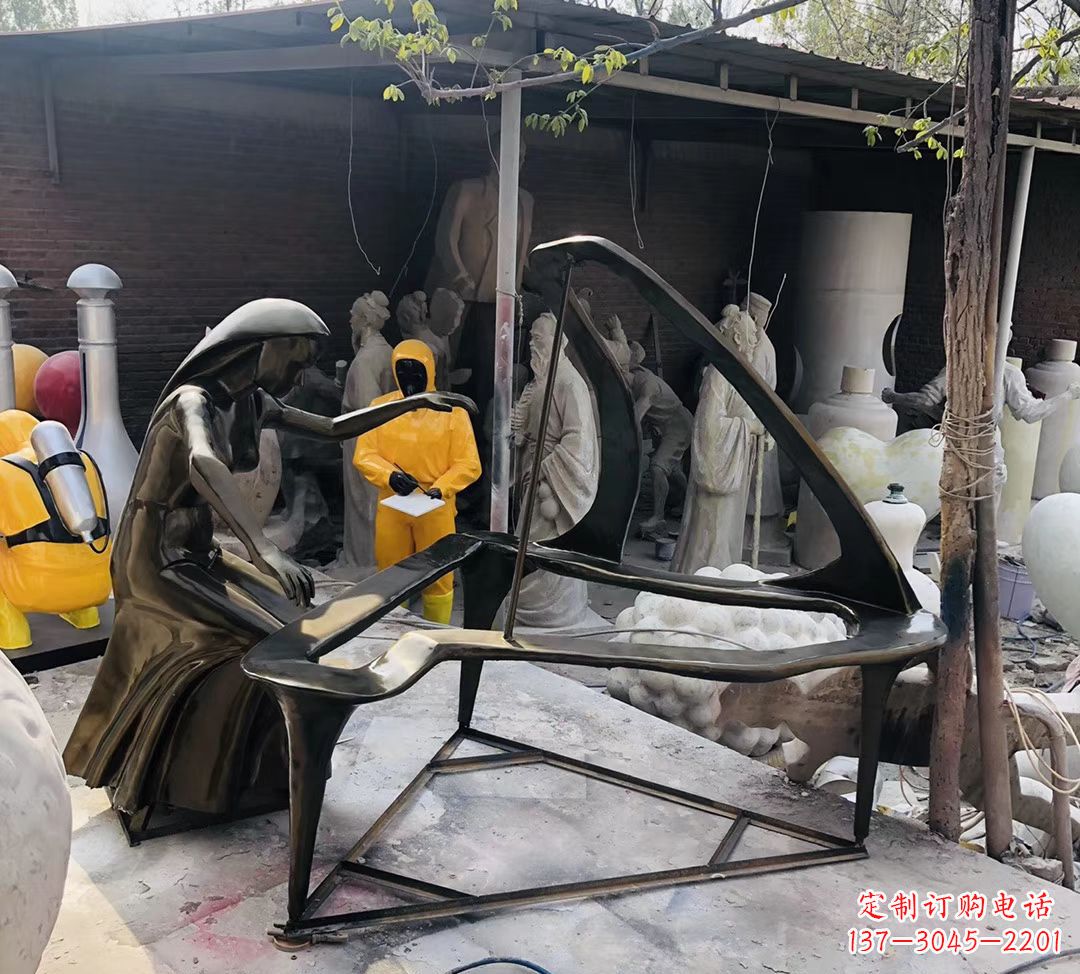 烟台玻璃钢仿铜抽象弹钢琴雕塑公园景观摆件