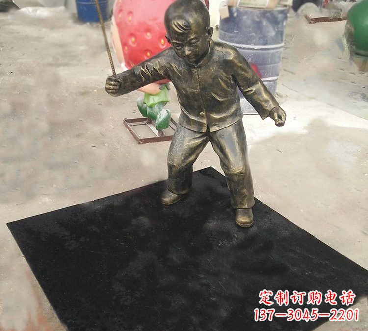 烟台玻璃钢仿铜打陀螺的儿童雕塑