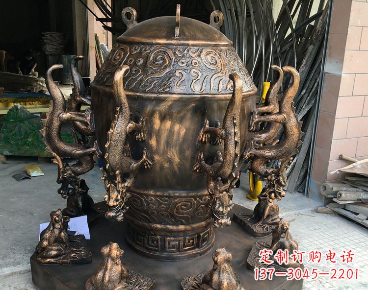 烟台玻璃钢仿铜地动仪雕塑中国古代文化精髓