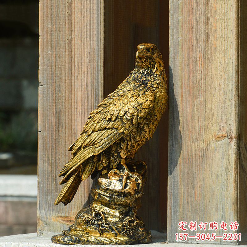 烟台玻璃钢老鹰雕塑——传承自然之美