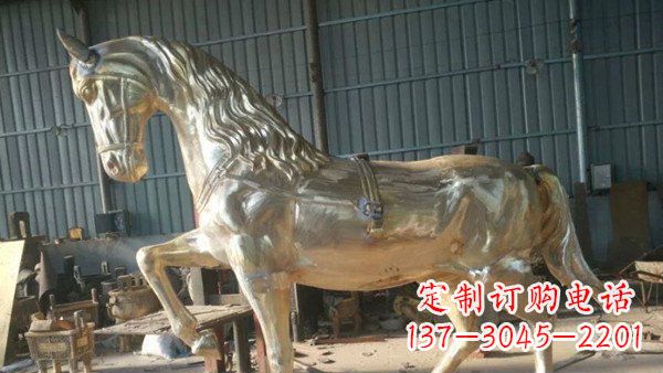 烟台玻璃钢仿铜动物雕塑——给马公园带来活力