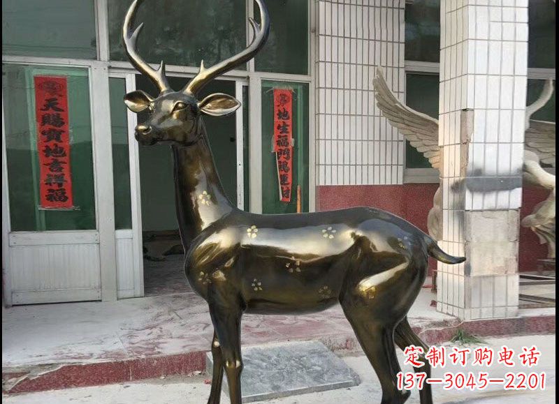 烟台玻璃钢梅花鹿雕塑精美的艺术瑰宝