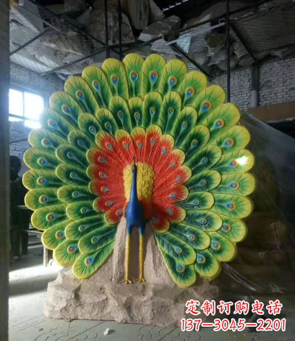 烟台玻璃钢制作的孔雀雕塑