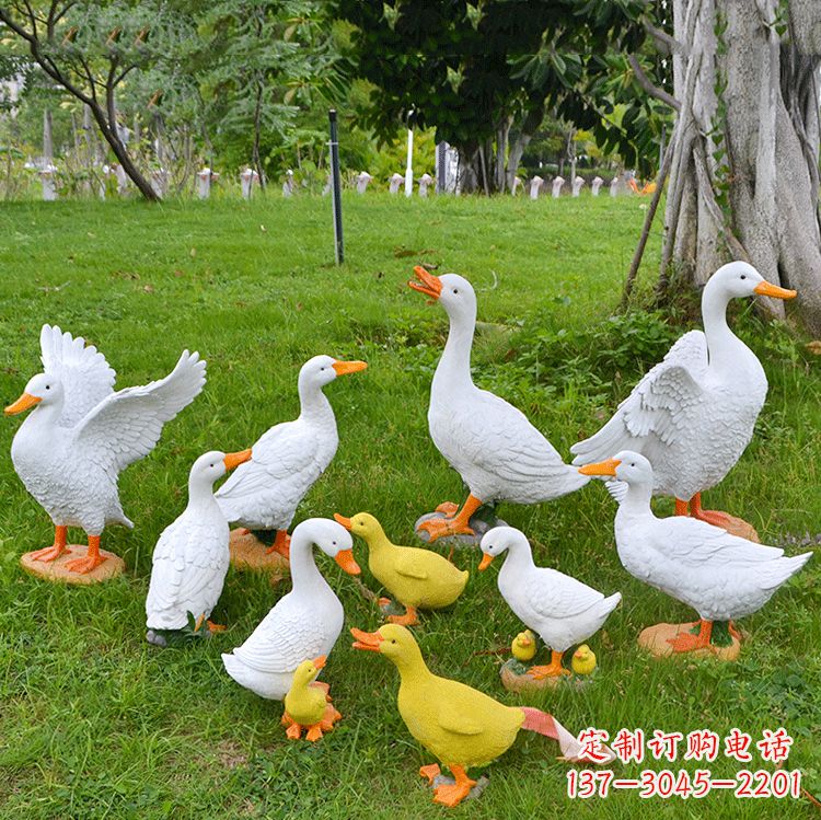 烟台玻璃钢仿真鸭子雕塑-庭院农家院仿真家禽动物雕塑摆件