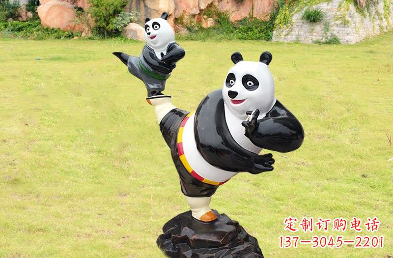 烟台玻璃钢卡通熊猫雕塑的艺术之美