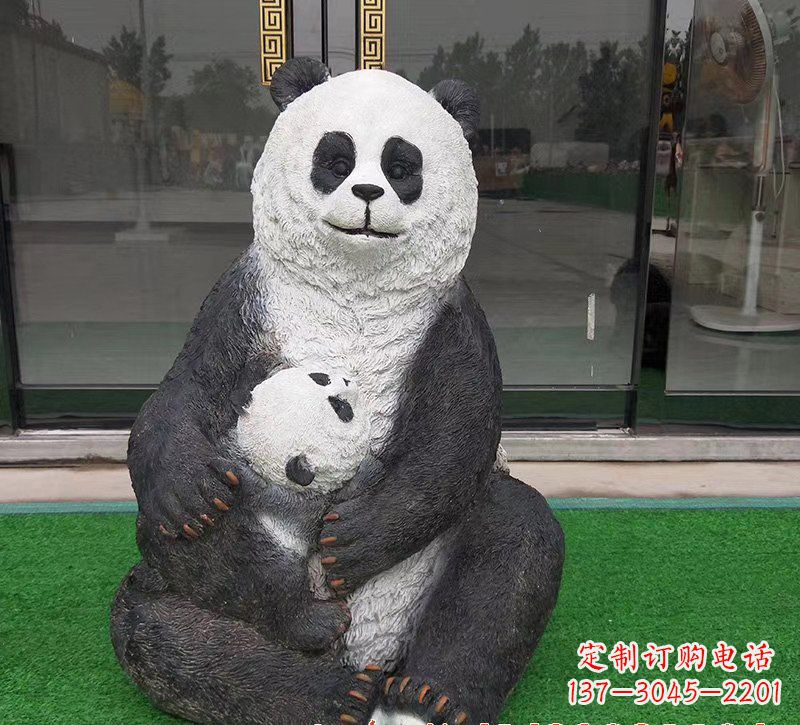 烟台玻璃钢制熊猫雕塑——传承中华文化精髓