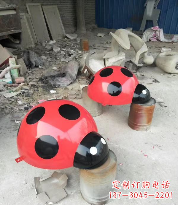 烟台玻璃钢制瓢虫雕塑绚丽多彩的公园景观摆件