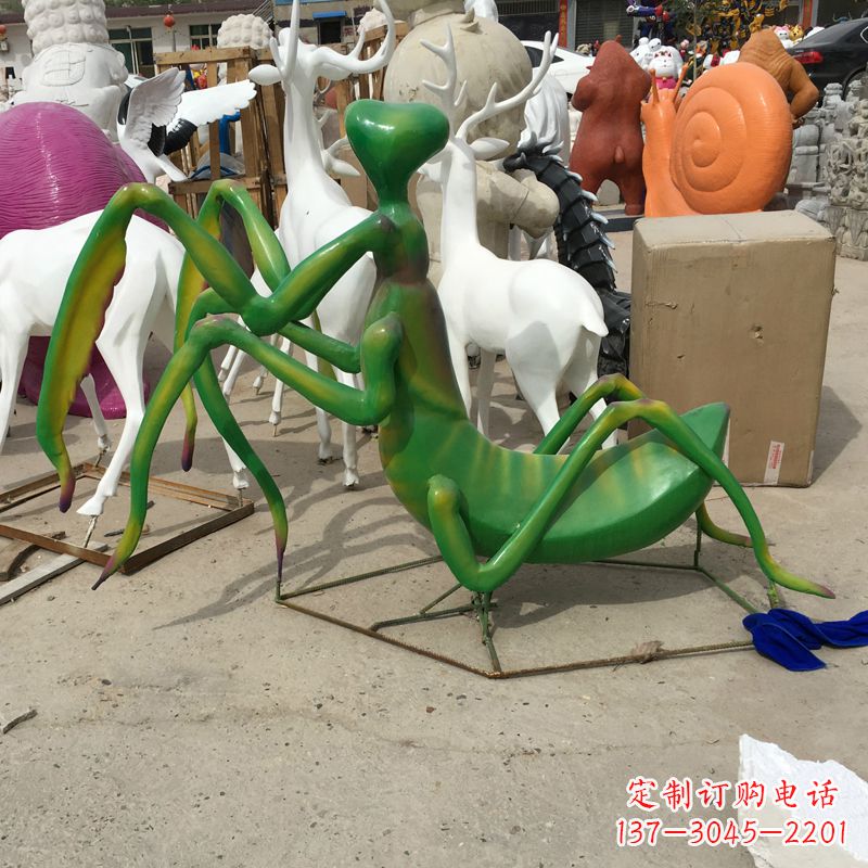 烟台玻璃钢螳螂——把自然之美带入室内