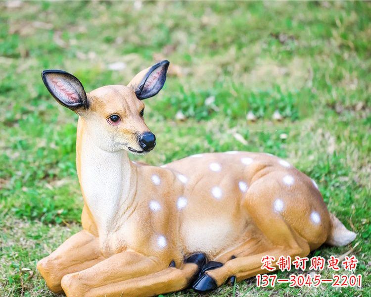 烟台玻璃钢卧姿梅花鹿雕塑