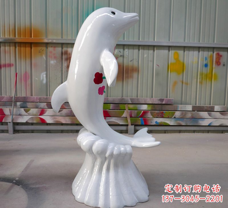 烟台海豚的魅力玻璃钢海豚雕塑