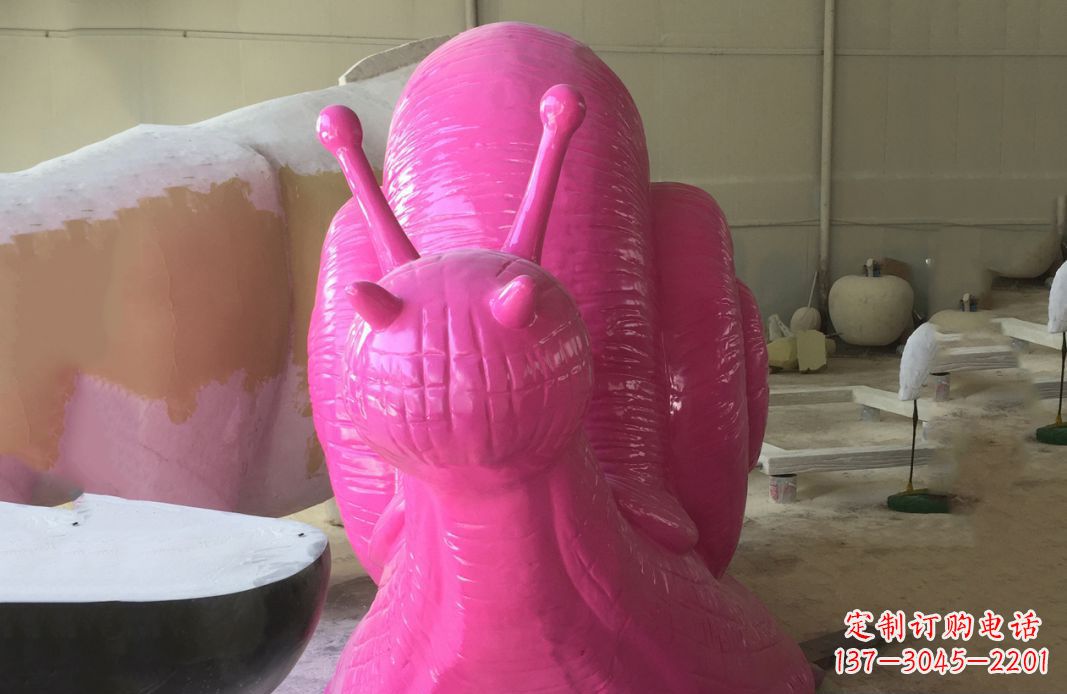 烟台不锈钢彩绘蜗牛雕塑给公园景观增添点缀
