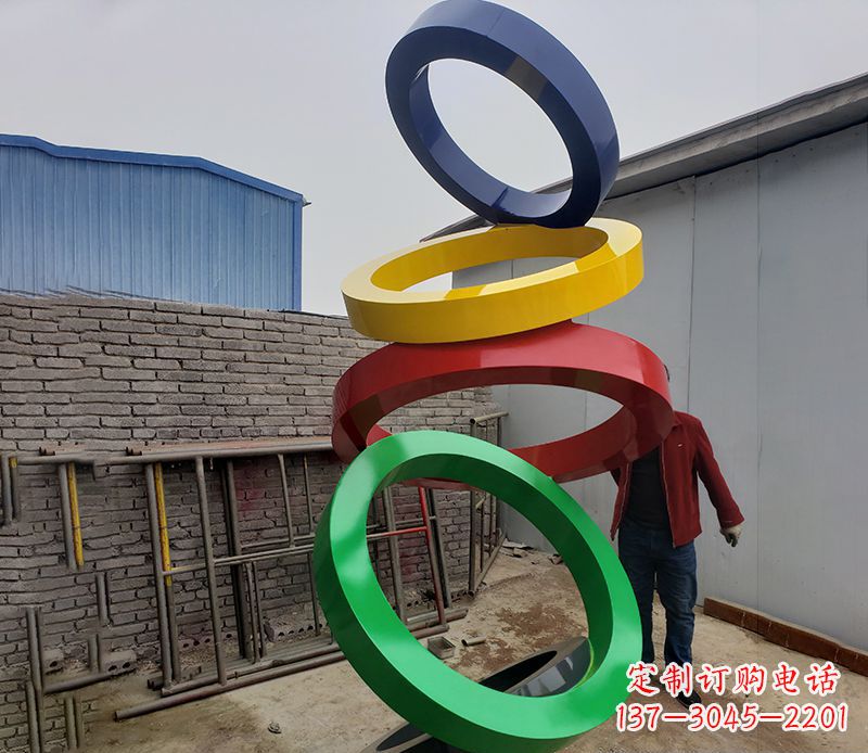 烟台不锈钢彩色圆环公园雕塑
