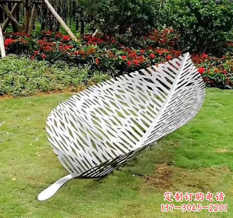 烟台不锈钢树叶雕塑艺术与美的结合