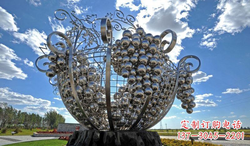 烟台不锈钢葡萄雕塑——城市的艺术之美