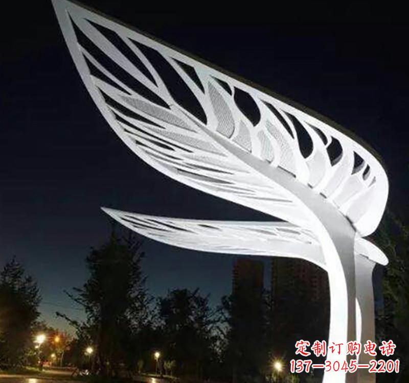 烟台不锈钢树叶雕塑点缀城市景观