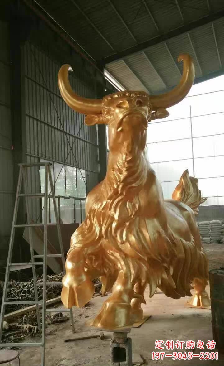 烟台不锈钢城市的钛金牦牛雕塑