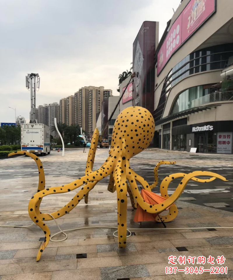 烟台不锈钢章鱼雕塑一座海洋之城的标志