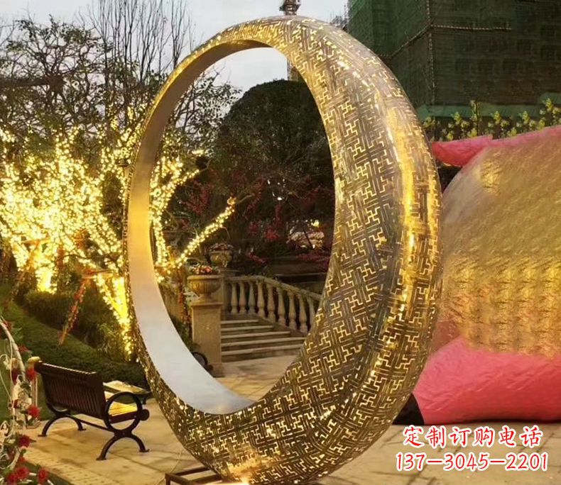 烟台不锈钢发光月亮雕塑艺术与科技的结合