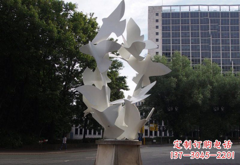 烟台美丽而宁静的不锈钢和平鸽雕塑