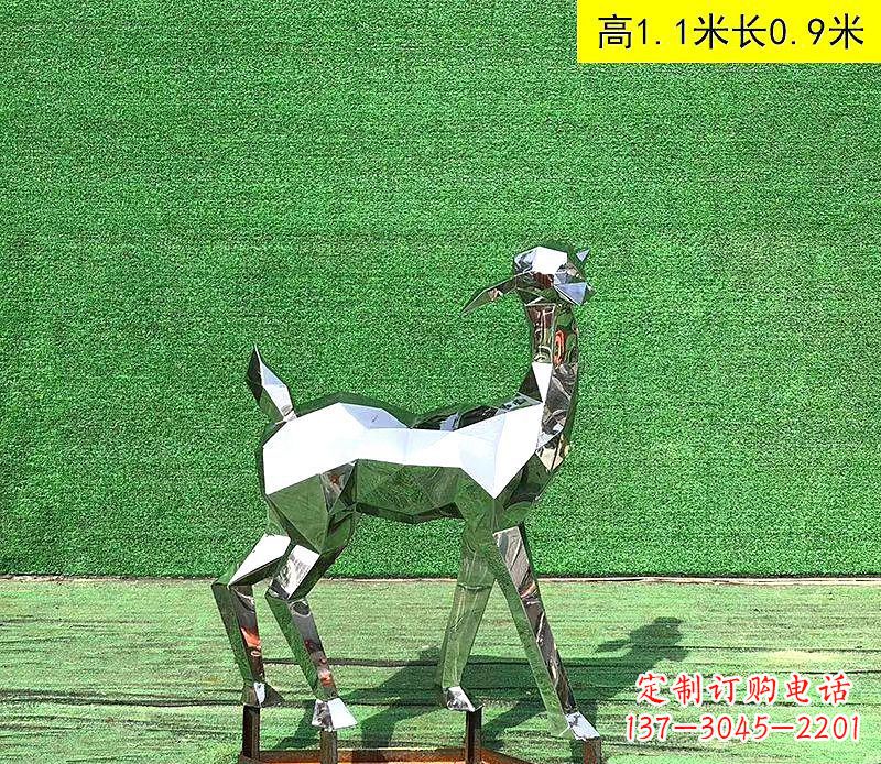 烟台不锈钢小鹿雕塑精致而可爱
