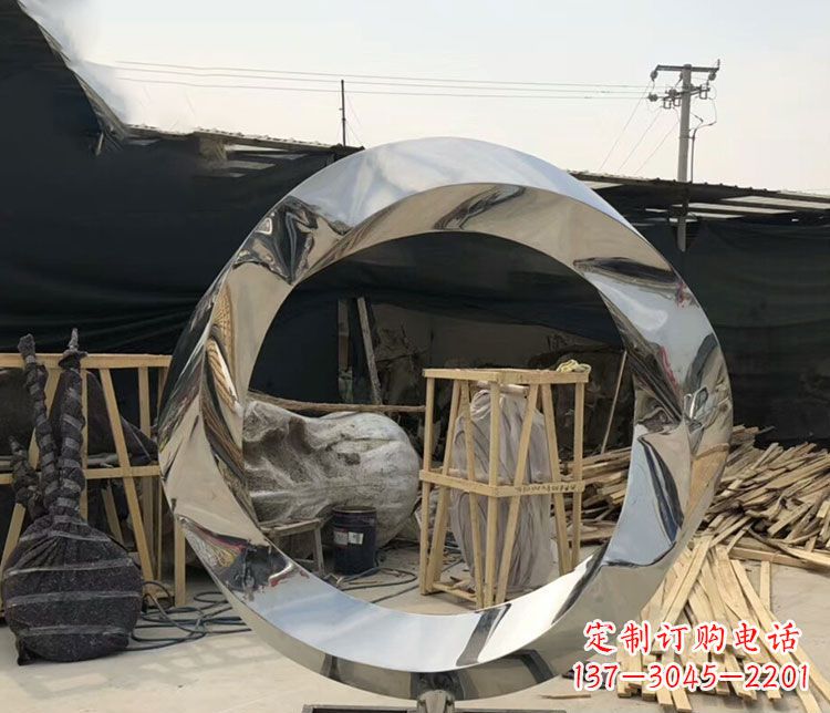 烟台不锈钢抽象镜面圆环雕塑