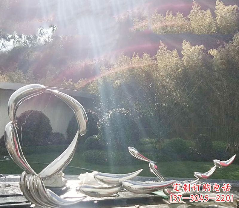烟台不锈钢鲤鱼雕塑——寓意美好的象征