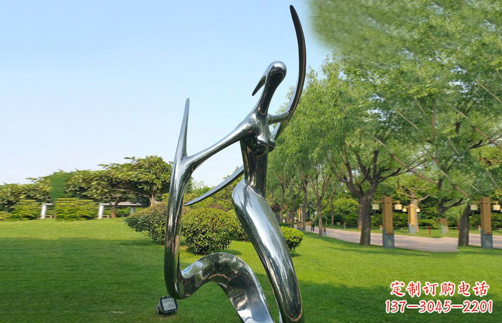 烟台不锈钢美女雕塑给公园注入活力