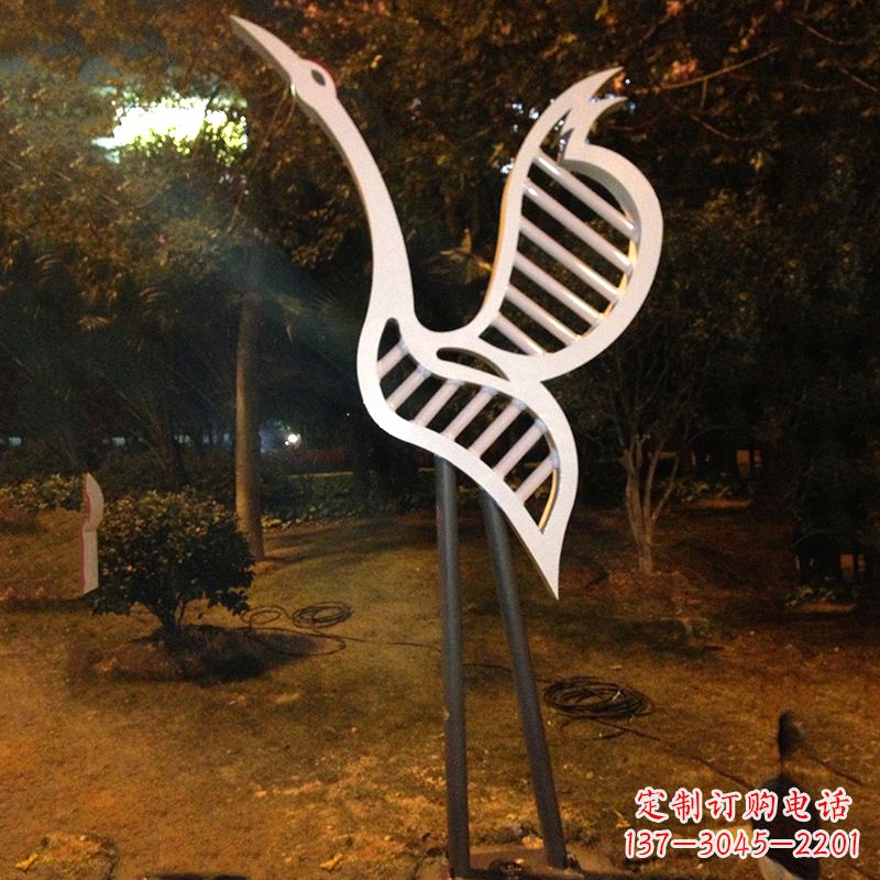 烟台仙鹤雕塑精美的不锈钢制作