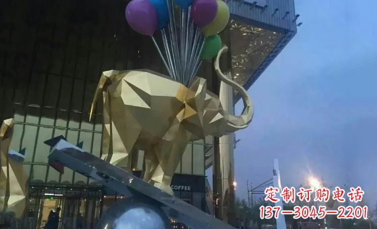 烟台不锈钢大象踩高跷城市景观雕塑