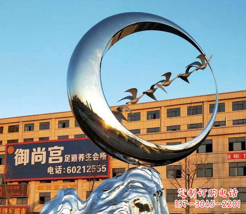 烟台不锈钢大雁雕塑象征着生机勃勃的美丽