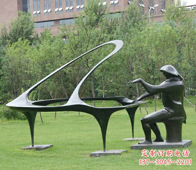 烟台不锈钢钢琴雕塑——激发人们心中的音乐