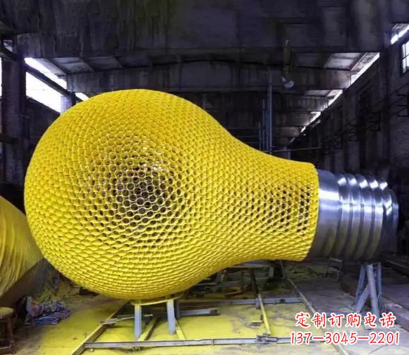 烟台新题目不锈钢灯泡雕塑精致的艺术珍品