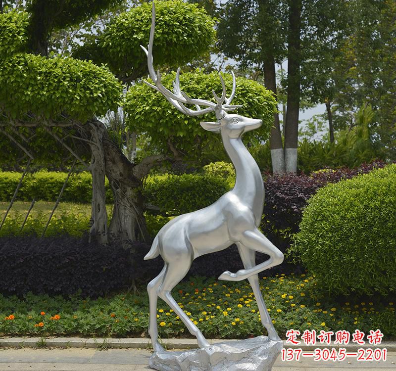 烟台不锈钢梅花鹿雕塑艺术与自然的完美结合
