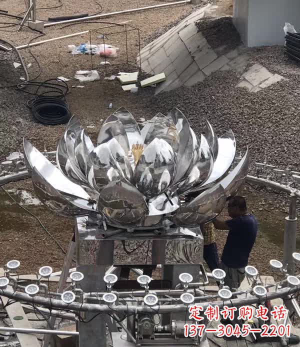 烟台不锈钢荷花景观雕塑