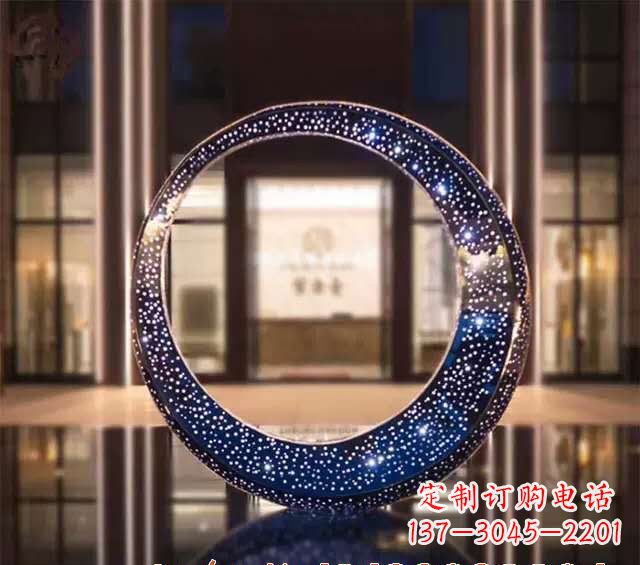 烟台不锈钢发光月亮雕塑照亮夜空的梦幻之光